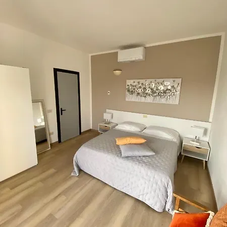 Apart-hotel Pietrasantamare *