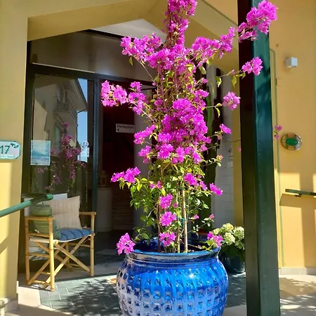 Pietrasantamare Ξενοδοχείο με διαμερίσματα 4*