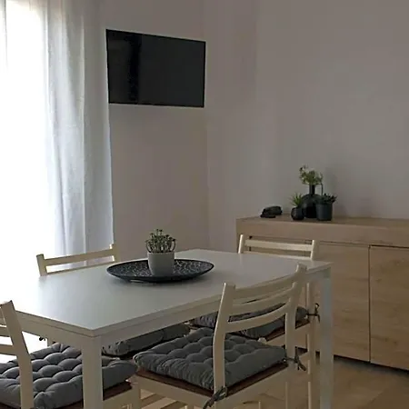 Pietrasantamare Aparthotel 4*