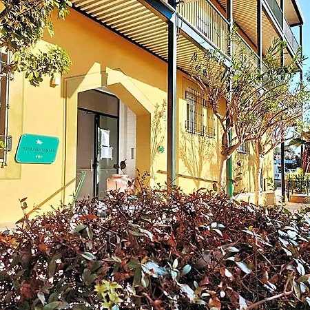 Pietrasantamare Aparthotel 4*
