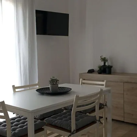 Apartmanhotel Pietrasantamare *