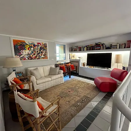 Pietrasantamare Apartmanhotel *